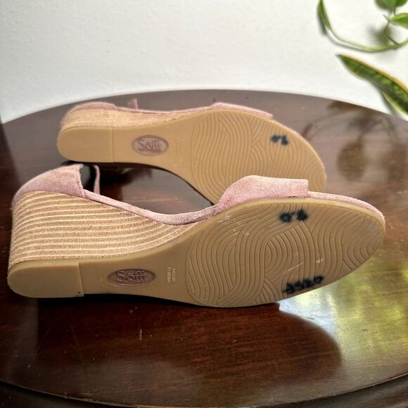 Sofft Blush Pink Suede Ankle Strap Wedge Heels Size 8M Low Heel Spring Sandal - Picture 2 of 9